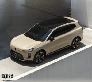 沃尔沃 XC70 插混 SUV 新色“瀚漠沙”官图发布，下月开启预售
