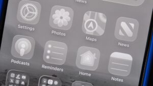 iOS 26 预览版：我正在使用 Liquid Glass，它基本上兑现了它的承诺