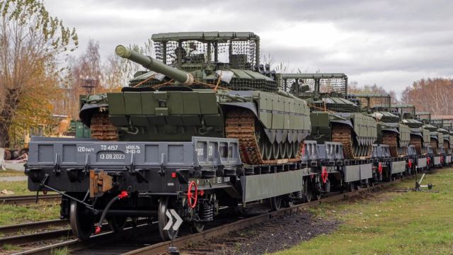 鄂木斯克工厂为俄罗斯军队提供新型 T-80BVM 坦克