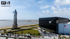 SpaceX星舰运抵发射台，马斯克预计下月进行第十次试飞