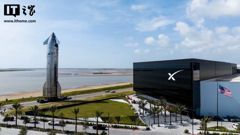 SpaceX星舰运抵发射台，马斯克预计下月进行第十次试飞