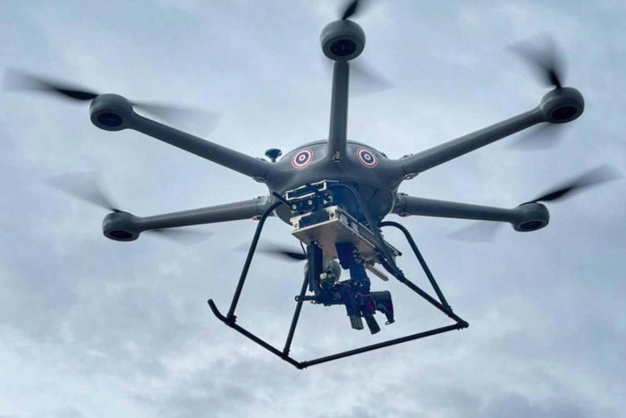 空军在乌汶叻追踪可疑无人机