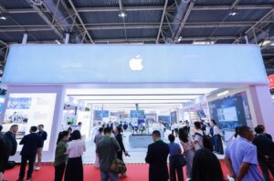 苹果携三家中国供应商亮相链博会 展示智能智造与可持续发展成果