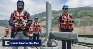 中国推出新型无人机，像火箭一样在尾部起飞和降落