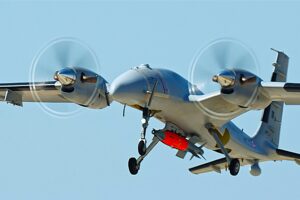 Baykar Akinci无人机使用Gökçe套件提升MK-83炸弹精度
