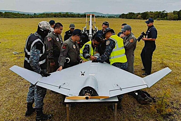 泰国皇家空军神风敢死队无人机通过测试，标志着本地精确打击取得突破