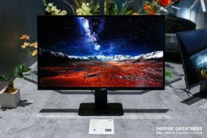TCL华星首推27英寸4K 120144Hz OLED显示器面板