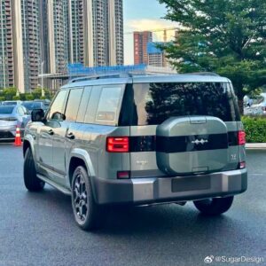 比亚迪方程豹钛 7 实车亮相：硬朗造型，多色可选