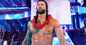 罗曼·雷恩斯 （Roman Reigns） 对他与 Jey Uso 的 yeet 庆祝活动有搞笑的反应