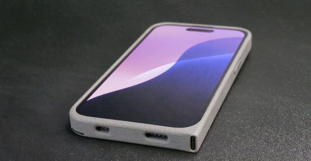 这款 iPhone 手机壳将 Lightning 端口切换到 USB-C