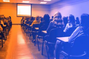 代表体验和人际联系的重要性正在推动面对面学习的新发展