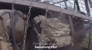 乌克兰侦察兵仅使用毒气和无人机击退了俄罗斯的袭击，然后在炮火中撤离（视频）