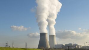 谷歌支持 AI 构建的 10 个用于 AI 的新核反应堆。会出什么问题？