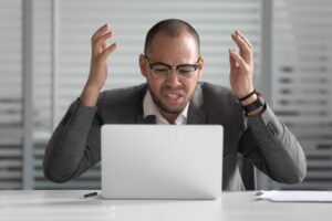 Outlook 又请了一天病假——Microsoft 表示很快就会好起来，承诺