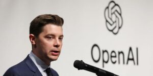 这就是 OpenAI 首席运营官 Brad Lightcap 定义 AI 代理的方式