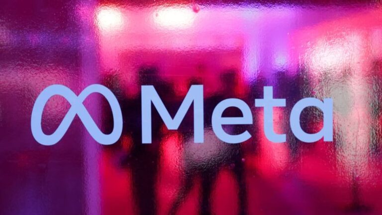 据彭博新闻社报道，Meta 聘请了两名 Apple AI 研究人员来推动超级智能