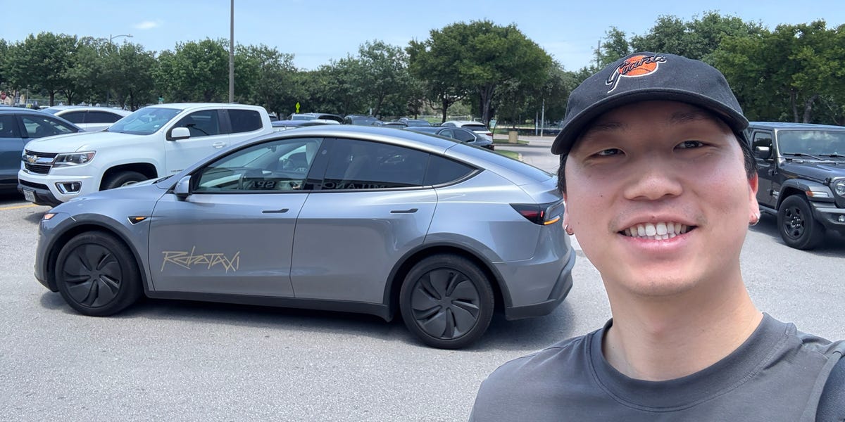 BI 乘坐 Tesla Robotaxis 共 5 次。他们令人印象深刻——但也有一些颠簸。
