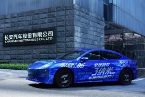 深蓝汽车5年推30款新车，明年发布防撞起火电池