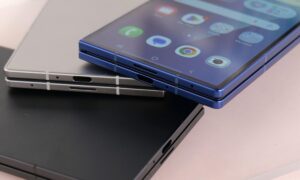 三星计划在 2025 年底前推出其 Trifold 智能手机