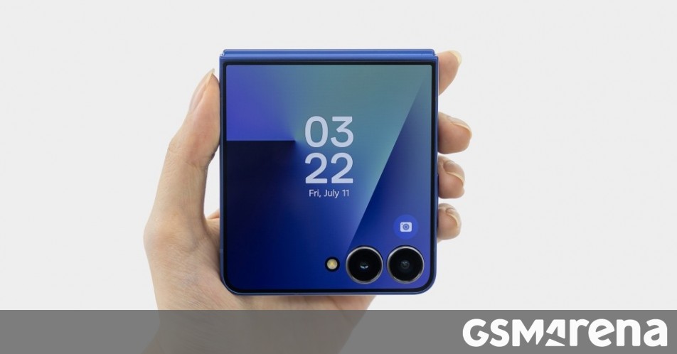 三星 Galaxy Z Flip7 官方开箱凸显新款 FlexWindow 的优势