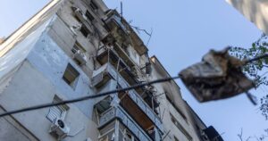 俄罗斯对乌克兰城市发动大规模无人机袭击