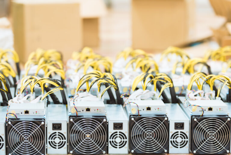 2只具有高信念的人工智能（AI）股票