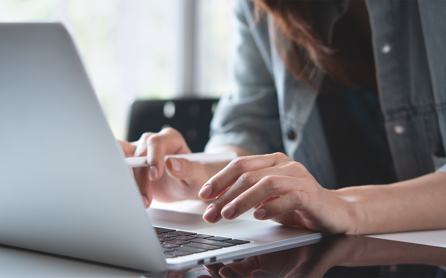 研究发现，人工智能建议女性寻求比男性更低的薪水