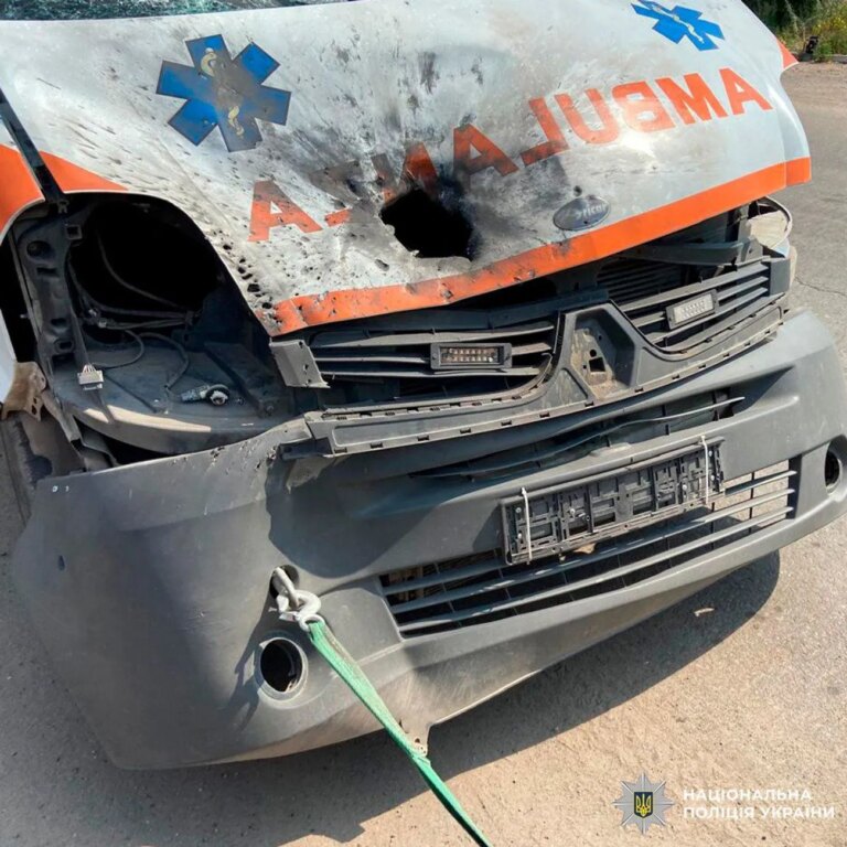 敌方无人机在哈尔科夫地区击中救护车：医务人员受伤