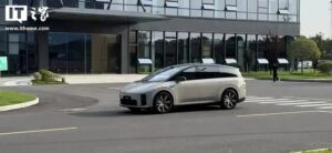 理想首款纯电SUV i8主驾后添小桌板 再次“打脸”李想