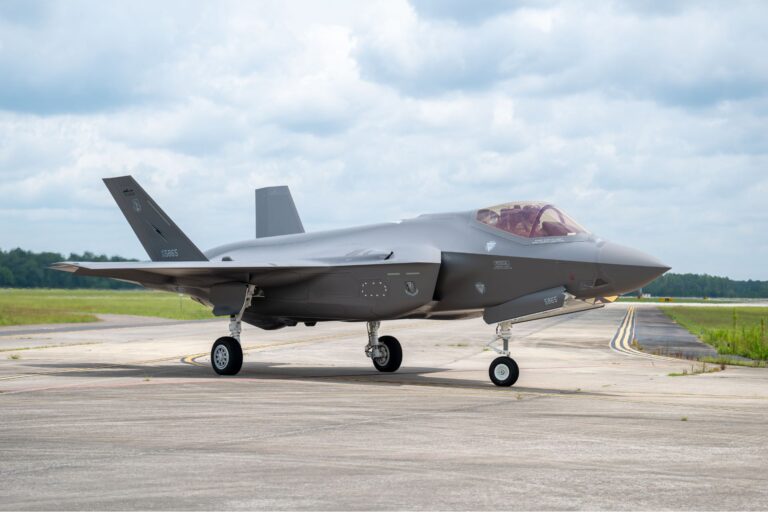 美军接收72架F-35 战斗机 升级TR3数字电源挑战防空系统