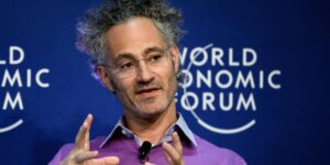 亿万富翁 Alex Karp 的职业生涯崛起，Palantir 直言不讳的首席执行官