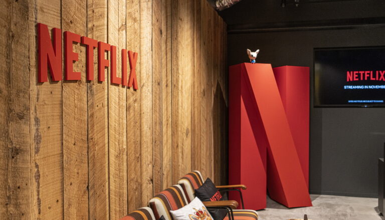 “我们仍然相信 AI 代表着一个难以置信的机会”：Netflix 在原创剧集中使用了 AI 特效，而不是向 VFX 艺术家付费