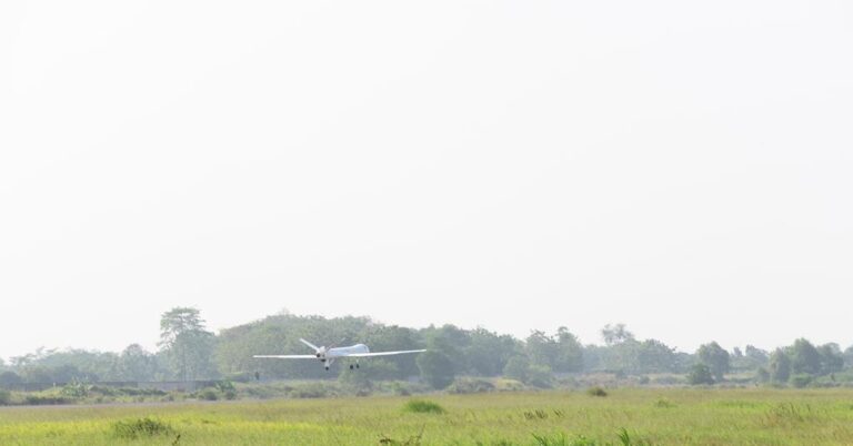 印尼航空航天公司首次驾驶黑鹰MALE无人机