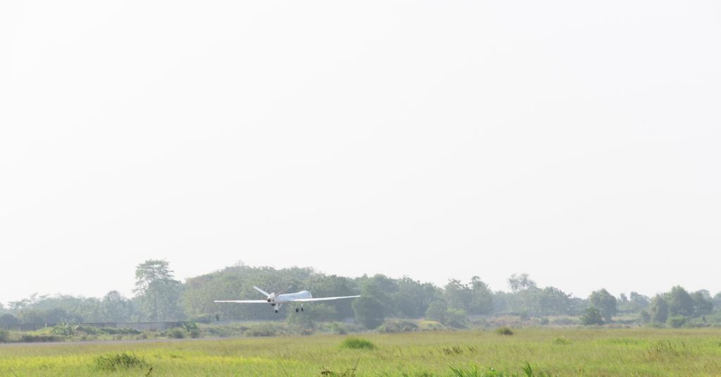 印尼航空航天公司首次驾驶黑鹰MALE无人机