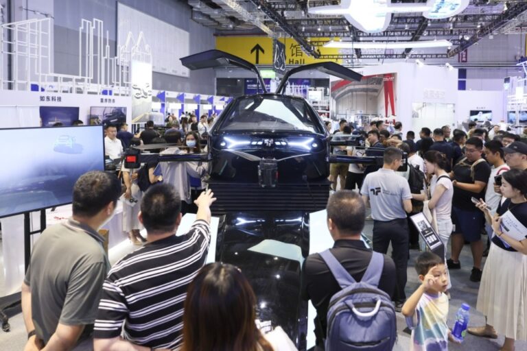 圆桌讨论：如何加快低空无人机适航认证？业界建议分级管理