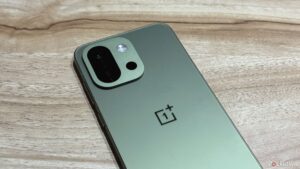 我用的是 OnePlus 13s，感觉就像我们从未得到过的 Pixel 9 杀手
