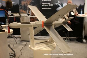 乌克兰Flycat无人机亮相LANDEURO 2025 开启智能游荡弹药新时代