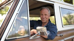 Mike Rowe 揭示了即将到来的 AI 革命将不会影响哪些美国工作岗位