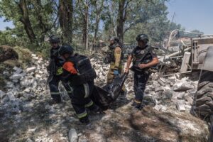 俄罗斯对顿涅茨克州的袭击造成 3 人死亡，行政大楼被“摧毁”