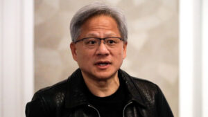 黄仁勋一个月减持140余万股 套现超2亿美元