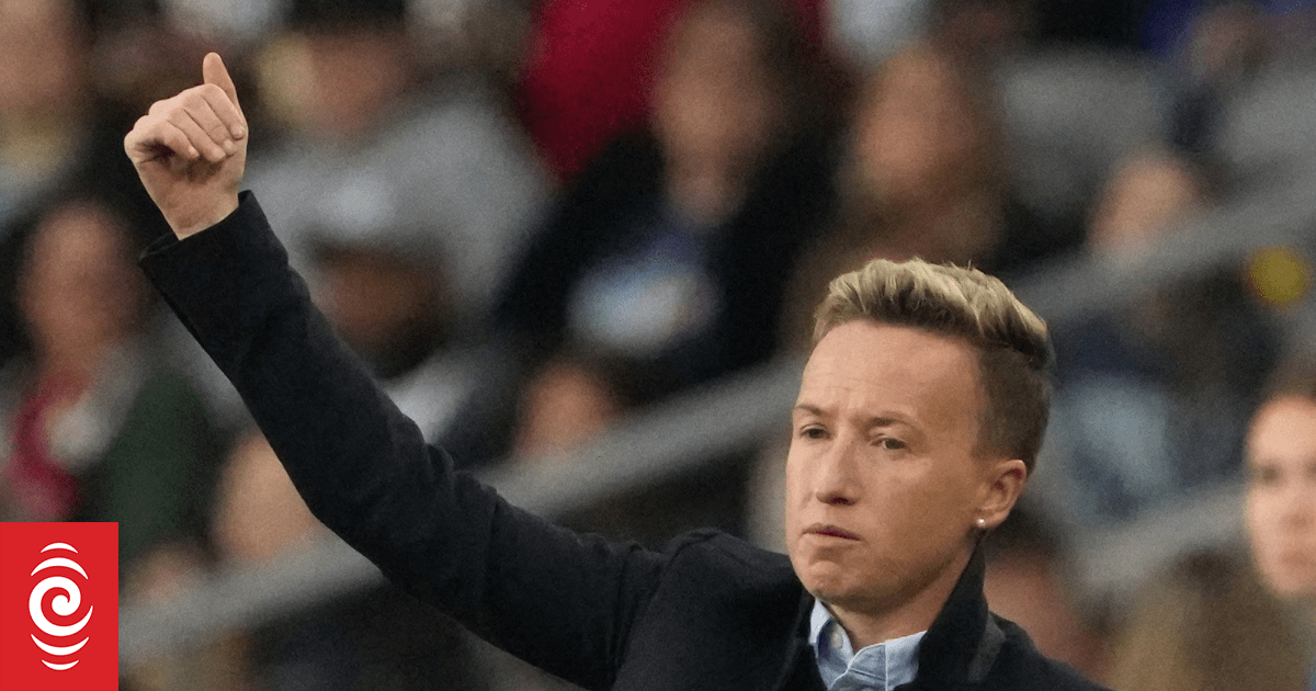 菲尼克斯聘请了监视 Football Ferns 的前加拿大教练