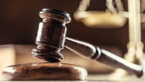 职业篮球运动员和 4 名青年因与勒索软件犯罪有关而被捕
