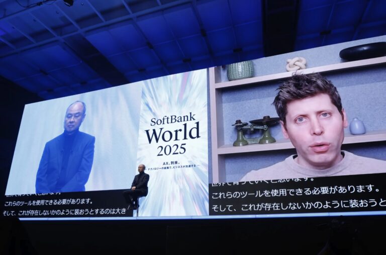 奥尔特曼对话孙正义：AI需求无限，计划部署10亿智能体