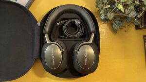 您必须快速购买时尚的Bowers & Wilkins Px8无线耳机，而且折扣非常诱人。