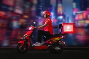 京东外卖投20亿升级骑手福利：五险一金+防寒暑补贴+15万辆电单车