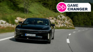 Lucid Air 刚刚打破了一次充电最长电动汽车旅程的世界纪录——横跨三个国家，不停歇