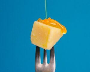 设计师细菌有一天可以在没有牛奶的情况下制作奶酪