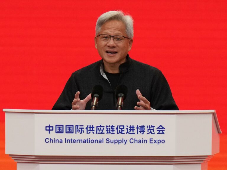 “进步的催化剂”：英伟达首席执行官在北京世博会上赞扬中国的人工智能