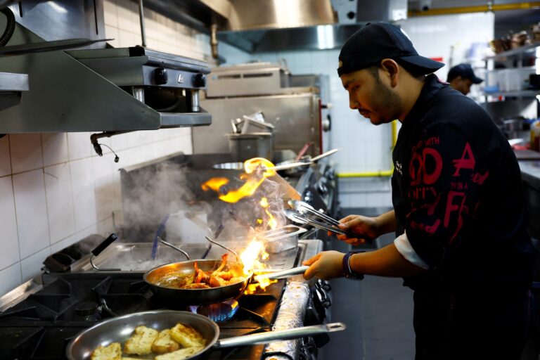 迪拜将开设由 AI Chef 经营的餐厅