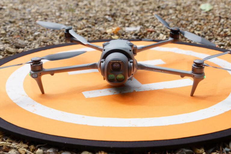 DJI Mavic 4 Pro 评测 – 无限云台和板载 6K 视频